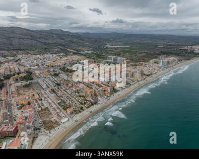 Luftaufnahme der Küstenstadt Oropesa del Mar, Castellon, Spanien. Stockfoto