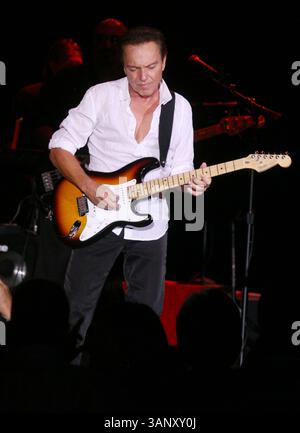 Der preisgekrönte Sänger DAVID CASSIDY tritt am Sonntag, den 8. Mai 2011 im Orleans Casino in Las Vegas, NV auf. Cassidy ist bekannt für seine Arbeit mit der The Partridge Family von ABC, zusammen mit vielen Singles und mehreren Grammy-Nominierungen. (Kreditbild: © Barry Sweet/ZUMAPRESS.com) Stockfoto