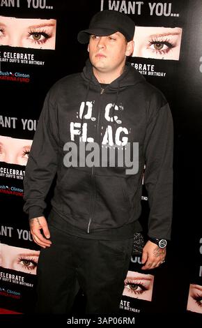 September 2005 - Hollywood, KALIFORNIEN, USA - K45168MR. HILARY DUFF's 18. GEBURTSTAG. MOOD CLUB, HOLLYWOOD, CA. (28.09.05). MAILAND / 2005.BENJI MADDEN. (Kreditbild: © Globe Photos/ZUMAPRESS.com) Stockfoto