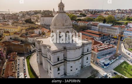 Luftaufnahme von Panteao Nacional, das Nationale Pantheon ist eine Berühmtheitsgräber in einer Kirche aus dem 17. Jahrhundert, Lissabon, Portugal. Stockfoto
