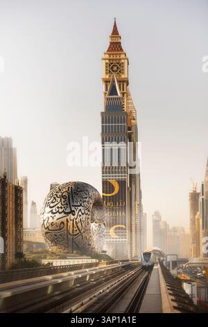 Dubai, Vereinigte Arabische Emirate - 15. Februar 2022: Aus der Vogelperspektive auf moderne Architektur und Wolkenkratzer rund um die Dubai Metro im World Trade Centre Metro Stockfoto