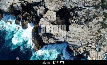 Luftaufnahme der Natural Bridge, Albany, Western Australia, Topdown-Ansicht Stockfoto