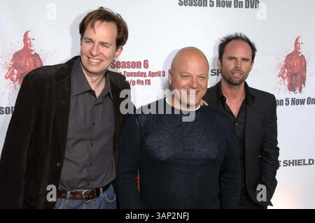 27. MÄRZ 2007 - K52235DL.THE SHIELD SEASON FIVE DVD UND SEASON SIX PREMIERE. VERANSTALTUNG IM CABANA CLUB, HOLLYWOOD CA. 3-27-07. DAVID LONGENDYKE- 2007.BILD: JAY KARNES,MICHAEL CHIKLIS,WALTON GOGGINS(Bild: © Globe Photos/ZUMAPRESS.com) Stockfoto