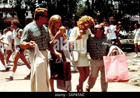 JANUAR 2011 - F7629.TWINS ''MOVIE STILL''. ARNOLD SCHWARZENEGGER UND DANNY DEVITO. BEREITGESTELLT VON:(Kreditbild: © Globe Photos/ZUMAPRESS.com) Stockfoto