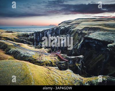Luftaufnahme des Fjadrargljufur Canyon in der südlichen Region, Island. Stockfoto