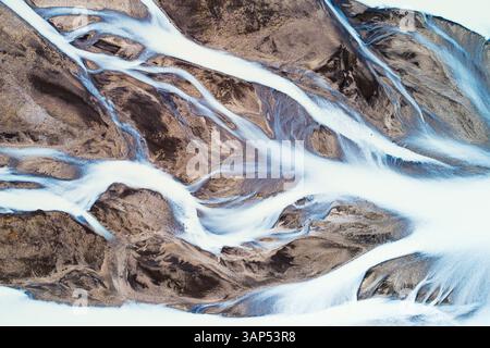 Aus der Vogelperspektive von oben auf den Gletscherfluss Jokulvisl in der Gegend von Kerlingarfjöll im Hochland Islands Stockfoto