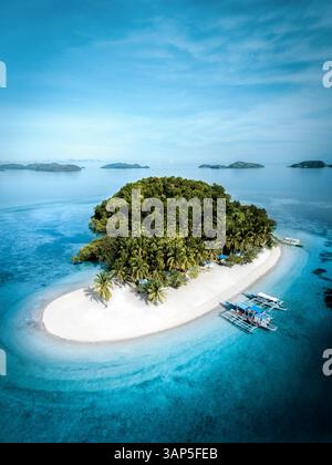 Aus der Vogelperspektive auf Busuanga Island, eine tropische Insel auf den Philippinen. Stockfoto