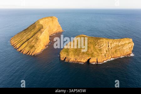 Luftaufnahme der vulkanischen Felsformation Cabras, Terceira, Azoren, Portugal. Stockfoto