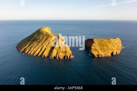 Luftaufnahme der vulkanischen Felsformation Cabras, Terceira, Azoren, Portugal. Stockfoto