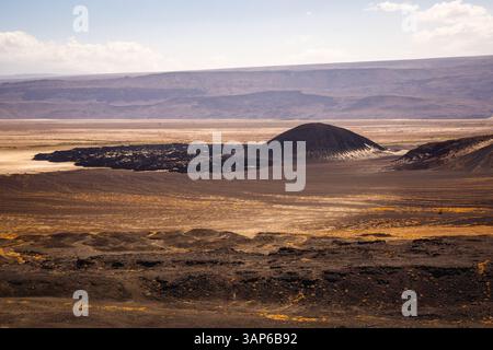 Aus der Vogelperspektive der vulkanischen Hügel im Suguta Valley, Teil des Great Rift Valley, Nordkenia. Stockfoto