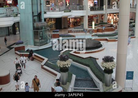 Palm Beach Gardens, FL, USA. Das Innere der 'Gardens Mall'. Stockfoto