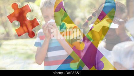 Bild eines bunten Puzzletückenbandes über niesenden Kindern Stockfoto