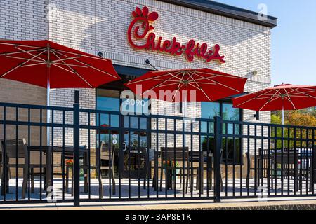 Chick-Fil-Ein Restaurant mit Terrasse im Freien am US Highway 78 in Snellville, Georgia. (USA) Stockfoto
