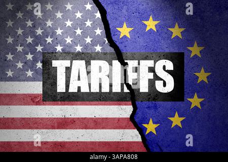 USA- und EU-Flaggen auf der Betonwand mit WORTZÖLLEN. Zoll, Handel, Zoll und Zölle Krieg Stockfoto