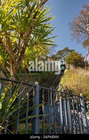 Die historische und unterhaltsame Touristenattraktion Lynton & Lynmouth Cliff Railway, North Devon, England. Kenntnisse, Fähigkeiten, Werte, Überzeugungen, Gewohnheiten, Stockfoto