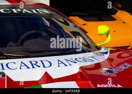 2011 Ferrari 458 Italia GT3-Feier im Fahrerlager beim Goodwood 82. Mitgliedertreffen in Sussex, Großbritannien. Stockfoto