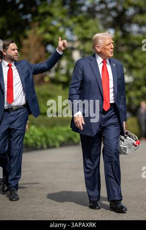 WASHINGTON DC, USA - 14. April 2025 - US-Präsident Donald J Trump und Vizepräsident JD Vance bei einer Veranstaltung anlässlich des College Football Nationa 2025 Stockfoto