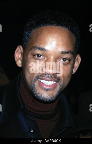 1. JANUAR 2011 - K23709EG: BLACK HAWK DOWN PREMIERE. THE ACADEMY OF MOTION, BEVERLY HILLS, CA 18.12.2001. WILL SMITH. ED GELLER/ 2001(Bild: © Globe Photos/ZUMAPRESS.com) Stockfoto