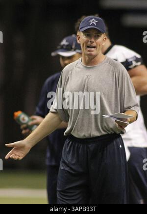 29. Juli 2011: San Antonio, Texas, USA: Jason Garrett, Cheftrainer der Dallas Cowboys, tritt am Freitag, 29. Juli 2011 im Alamo Dome in San Antonio, Texas auf. (Bild: © Paul Moseley/Fort Worth Star-Telegram/MCT/ZUMAPRESS.com) Stockfoto