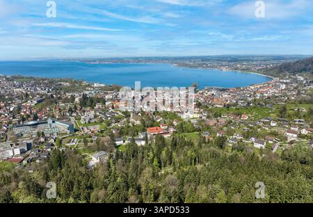 Luftaufnahme der Stadt Bregenz am Bodensee im Bundesland Vorarlberg, Österreich Stockfoto