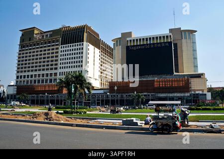 Großer Casino Komplex an der Uferpromenade des Tonle SAP. Phnom Penh, Kambodscha phnom penh 01 *** großer Kasinokomplex an der Uferpromenade des Tonle SAP Phnom Penh, Kambodscha phnom penh 01 Stockfoto