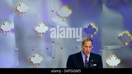 Juli 2011 - Ottawa, ONT, Kanada - OTTAWA, ONT: 1. JULI, 2011: Prinz William, Duke of Cambridge, hält seine Rede während der Feierlichkeiten zum Canada Day auf dem Parliament Hill in Ottawa am 1. Juli 2011. (Bild: © Wayne Cuddington/Postmedia News/ZUMAPRESS.com) Stockfoto