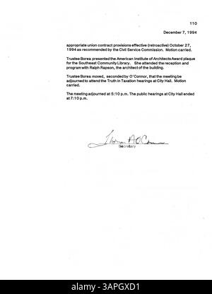 Das Sitzungsprotokoll des Minneapolis Public Library Board für 1994 enthält wichtige Entscheidungen über Finanzierung, politische Revisionen und die Entwicklung von Serviceprogrammen im Hennepin County. Stockfoto