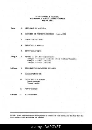 Das Sitzungsprotokoll des Verwaltungsrats der öffentlichen Bibliothek von Minneapolis 1994 enthält einen detaillierten Überblick über wichtige Entscheidungen, Aktionen und Diskussionen über die Verwaltung der Bibliothek und den Betrieb des öffentlichen Dienstes. Stockfoto