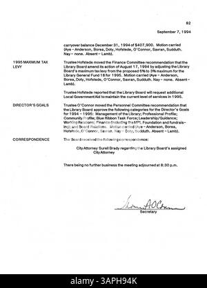 Die Sitzungsprotokolle des Minneapolis Public Library Board 1994 decken eine Vielzahl von Themen ab, darunter Bibliotheksbetrieb, gemeinnützige Initiativen und langfristige Planung für das öffentliche Bibliothekssystem des Hennepin County. Stockfoto
