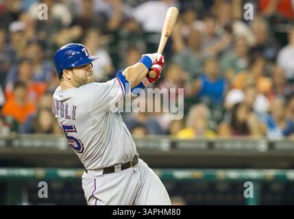 2. August 2011: Der Texas Rangers-Fänger Mike Napoli (#25) bei der MLB-Action zwischen den Texas Rangers und den Detroit Tigers im Comerica Park in Detroit, Michigan. Die Tigers besiegten die Rangers mit 6:5. (Bild: © John Mersits/Cal Sport Media/ZUMAPRESS.com) Stockfoto