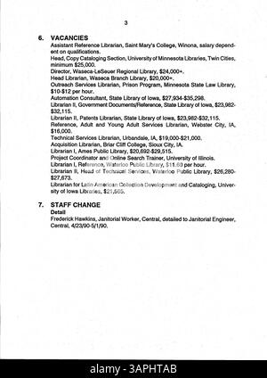 Das 1990 Minneapolis Public Library Official Bulletin ist eine wöchentliche Publikation für Bibliothekspersonal, die wichtige Informationen über Aktivitäten, Dienstleistungen und Richtlinien der Bibliothek enthält. Stockfoto