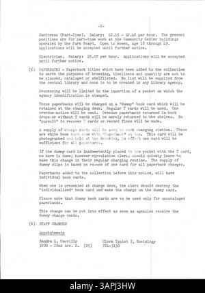 Das offizielle Bulletin der Minneapolis Public Library 1969 ist ein wöchentlicher Newsletter, der die Mitarbeiter der Bibliothek über die neuesten Entwicklungen und internen Ankündigungen informiert. Stockfoto