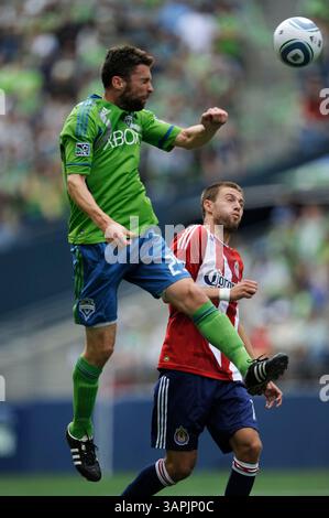 August 2011. . Seattle Sounders FC Stürmer Pat Noonan #25 im Kampf gegen Chivas USA im CentryLink Field in Seattle, WA. . Sounders FC und Chivas USA ziehen 0 - 0.George Holland / Cal Sport Media(Kreditbild: © George Holland/Cal Sport Media/ZUMAPRESS.com) Stockfoto