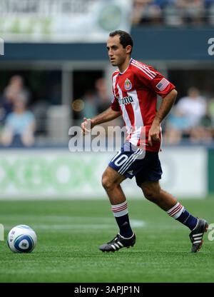 August 2011. . Chivas USA Mittelfeldspieler Nick LaBrocca #10 im Kampf gegen Seattle Sounders FC im CentryLink Field in Seattle, WA. . Sounders FC und Chivas USA ziehen 0 - 0.George Holland / Cal Sport Media(Kreditbild: © George Holland/Cal Sport Media/ZUMAPRESS.com) Stockfoto