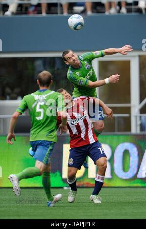 August 2011. . Seattle Sounders FC-Verteidiger Zach Scott #20 im Kampf gegen Chivas USA im CentryLink Field in Seattle, WA. . Sounders FC und Chivas USA ziehen 0 - 0.George Holland / Cal Sport Media(Kreditbild: © George Holland/Cal Sport Media/ZUMAPRESS.com) Stockfoto