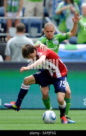 August 2011. .c19 und Seattle Sounders FC Mittelfeldspieler Osvaldo Alonso #6 in Aktion beim CentryLink Field in Seattle, WA. . Sounders FC und Chivas USA ziehen 0 - 0.George Holland / Cal Sport Media(Kreditbild: © George Holland/Cal Sport Media/ZUMAPRESS.com) Stockfoto