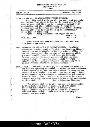 Das offizielle Bulletin der Minneapolis Public Library 1936 wurde entwickelt, um die Mitarbeiter mit wöchentlichen Updates über Neuigkeiten in der Bibliothek, Mitarbeiteraktivitäten und interne Vorgänge auf dem Laufenden zu halten. Stockfoto