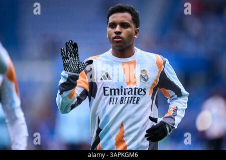 Rodrygo Goes of Real Madrid CF wärmt sich vor dem LaLiga EA Sports Spiel zwischen Deportivo Alaves und Real Madrid CF auf der Mendizorrotza im April auf Stockfoto