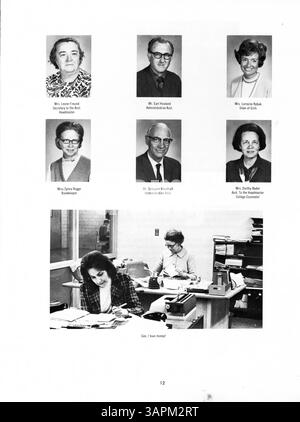 Diese Ausgabe des Breck Jahrbuchs "Mustang" 1973 dokumentiert die Schüler, Lehrer, Schulvereine, sportliche Aktivitäten und Veranstaltungen des akademischen Jahres 1972-1973 an der Breck School. Stockfoto