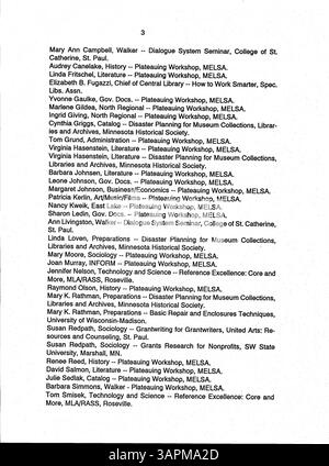 Diese Ausgabe 1990 des offiziellen Bulletins der Minneapolis Public Library enthält wöchentliche Berichte und Informationen für Mitarbeiter der Bibliothek über Veranstaltungen und Richtlinien. Stockfoto