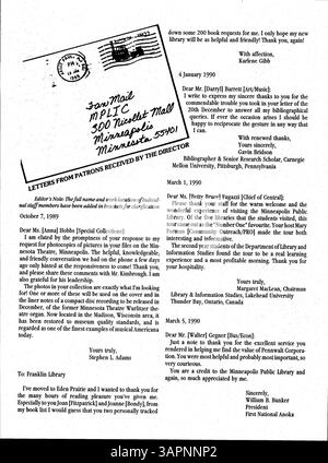 Das offizielle Bulletin der Minneapolis Public Library für 1990 bietet Mitarbeitern der Bibliothek wöchentliche Updates zu Veranstaltungen, Richtlinien und wichtigen Bibliotheksinformationen. Stockfoto