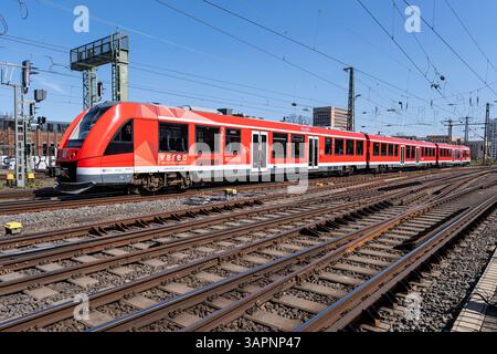 vareo Alstom Coradia LINT 81 Zug in Köln Stockfoto