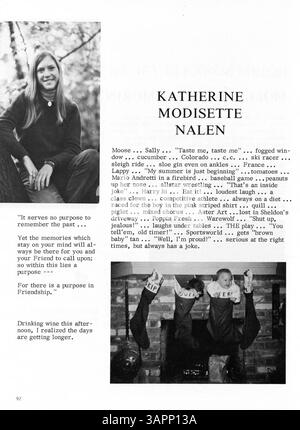 Diese Ausgabe 1974 des Northrop Collegiate Tatler Jahrbuchs dokumentiert die Schüler, Lehrer, Leichtathletik, Vereine und die wichtigsten Ereignisse des Schuljahres 1973-1974 und betont die afroamerikanische Geschichte. Stockfoto