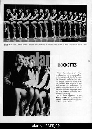 Das Roosevelt Yearbook 1966, Sagamore '66, dokumentiert das Leben von Studenten, Leichtathletik, Clubs, und afroamerikanische Geschichte im Schuljahr 1965-1966 an der Roosevelt High School. Stockfoto