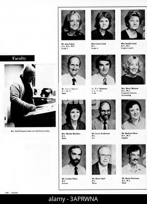 Das Jahrbuch der Minnehaha Academy 1985, „85 Antler: A Special Spirit“, enthält Aufzeichnungen über Schüleraktivitäten, Lehrer, Vereine, Leichtathletik und wichtige Ereignisse aus dem Schuljahr, fehlende Seiten 161 und 162. Stockfoto