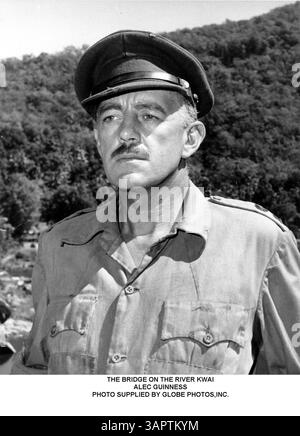 1. JANUAR 2011 - DIE BRÜCKE AUF DEM FLUSS KWAI. ALEC GUINNESS . BEREITGESTELLT VON (Credit Image: © Globe Photos/ZUMAPRESS.com) Stockfoto