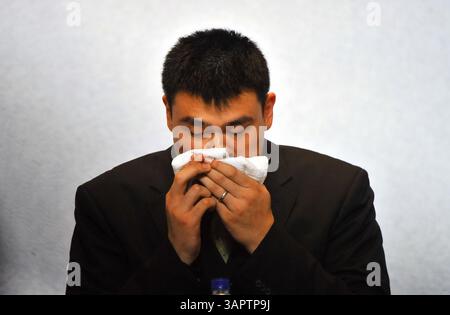 20. Juli 2011; Shanghai, CHINA; chinesischer Basketballspieler Yao Ming während seiner Pressekonferenz kündigte seinen Rücktritt aus dem Basketball an. (Bild: © Zhouyong Che/Osports via ZUMA Wire) Stockfoto