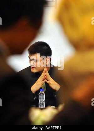 20. Juli 2011; Shanghai, CHINA; chinesischer Basketballspieler Yao Ming während seiner Pressekonferenz kündigte seinen Rücktritt aus dem Basketball an. (Bild: © Zhouyong Che/Osports via ZUMA Wire) Stockfoto
