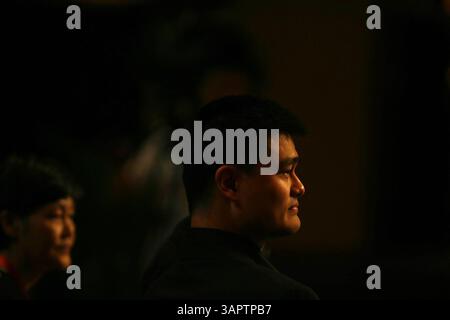 20. Juli 2011; Shanghai, CHINA; chinesischer Basketballspieler Yao Ming während seiner Pressekonferenz kündigte seinen Rücktritt aus dem Basketball an. (Bild: © Zhouyong Che/Osports via ZUMA Wire) Stockfoto