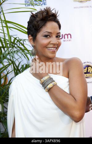 23. Juli 2011 - Hollywood, Florida, USA S – TRACY TRAUERT Ehefrau des ehemaligen NBA-Spielers ALONZO TRAUERT bei Zo's Summer Groove Charity Red Carpet for Celebrity Concert mit Sängerin Alicia Keys und Sängerin CEE Lo Green (Bild: © Michele Eve Sandberg/ZUMAPRESS.com) Stockfoto